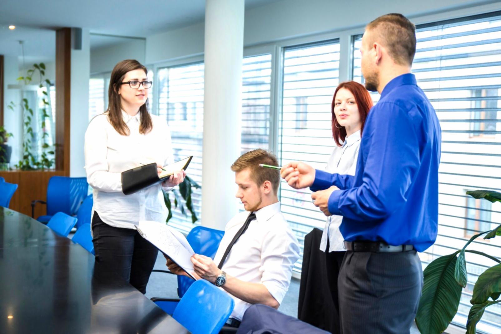 Finanzteam bei der Arbeit